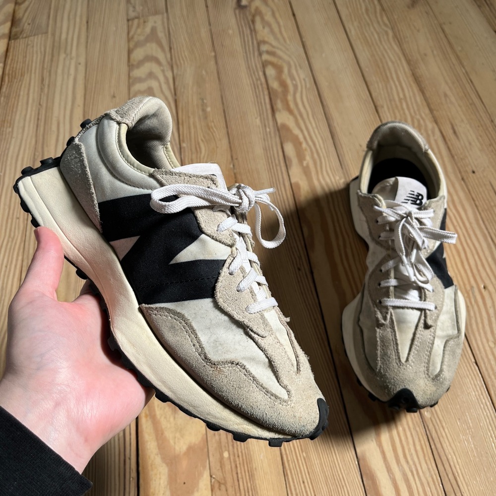 New Balance 327 Sneakers Womens 8 Sea Salt Black Retro Lifestyle Shoes WS327FE